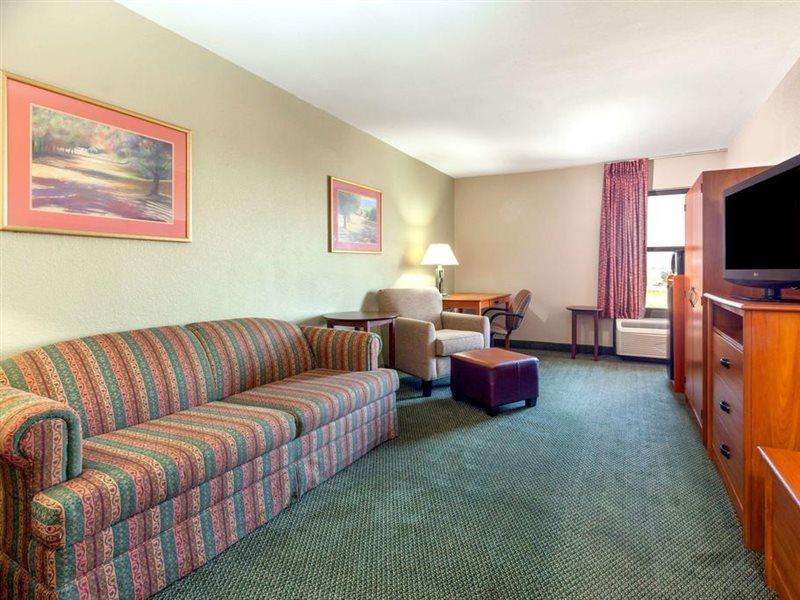 Hotel Baymont By Wyndham Amarillo East Exterior foto