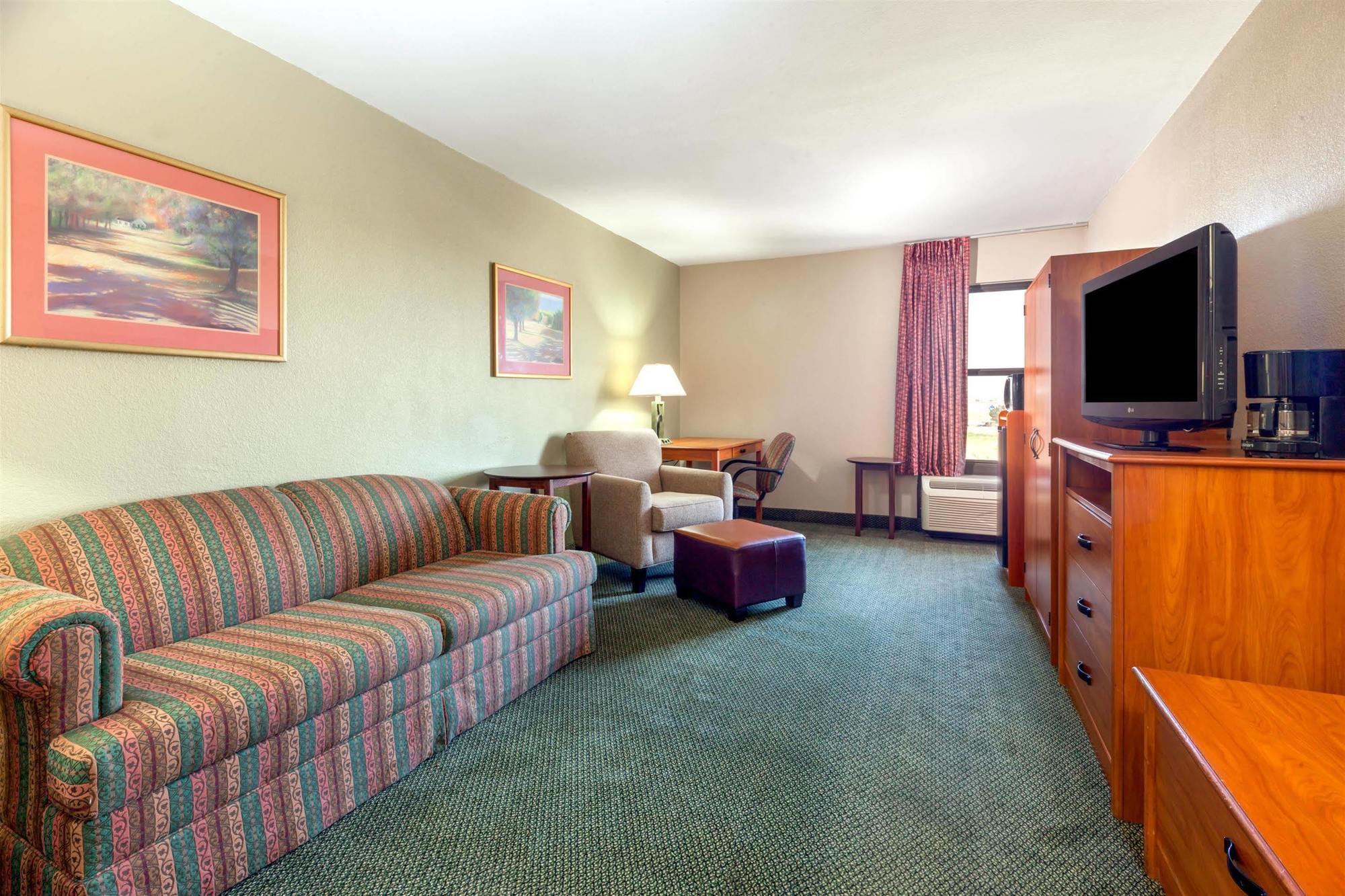 Hotel Baymont By Wyndham Amarillo East Exterior foto